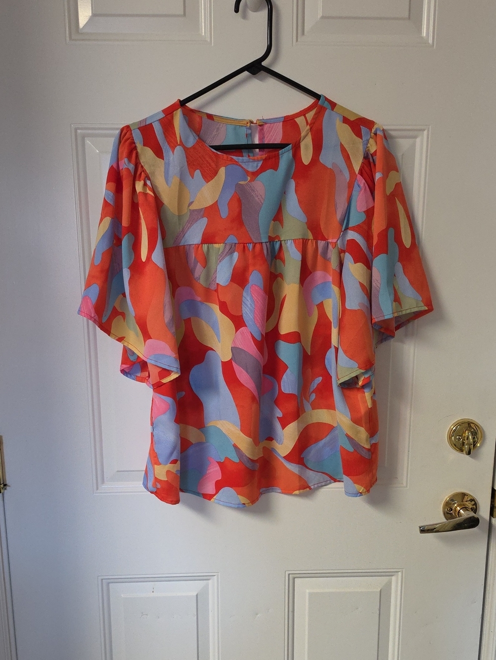 Women's Multicolor Abstract Flutter-Sleeve Top